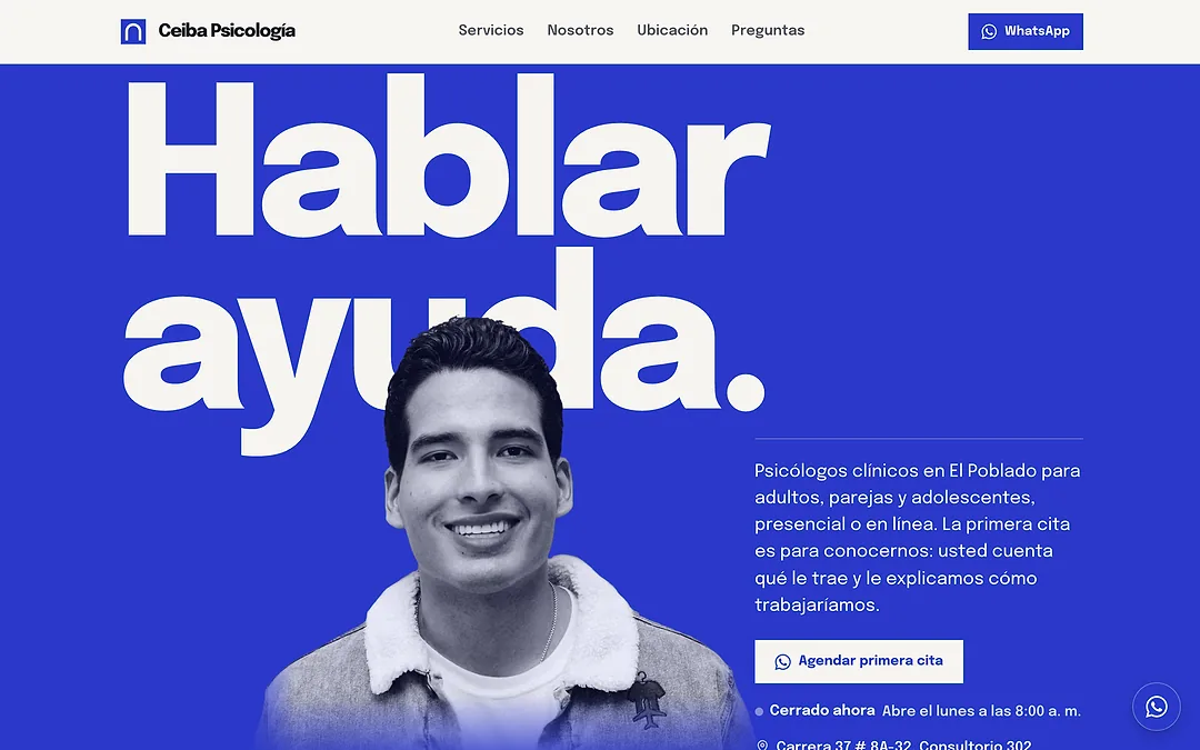 Demo de Ceiba Psicología con el titular Hablar ayuda y la foto de un psicólogo sobre fondo azul